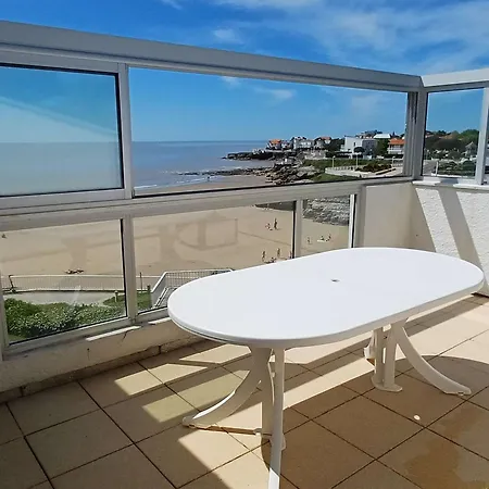 Spacieux T3 Avec Terrasse Ensoleillée Et Parking - Fr-1-494-211 *