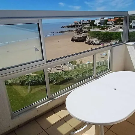 Apartment Spacieux T3 Avec Terrasse Ensoleillee Et Parking - Fr-1-494-211