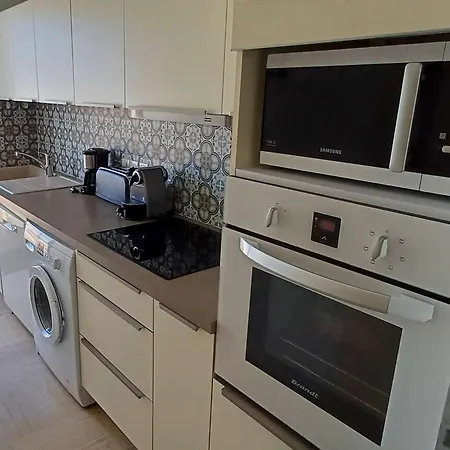 Apartmán Spacieux T3 Avec Terrasse Ensoleillee Et Parking - Fr-1-494-211