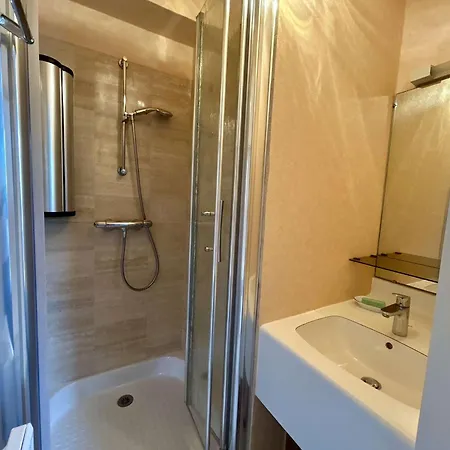 Spacieux T3 Avec Terrasse Ensoleillee Et Parking - Fr-1-494-211 Apartment Royan